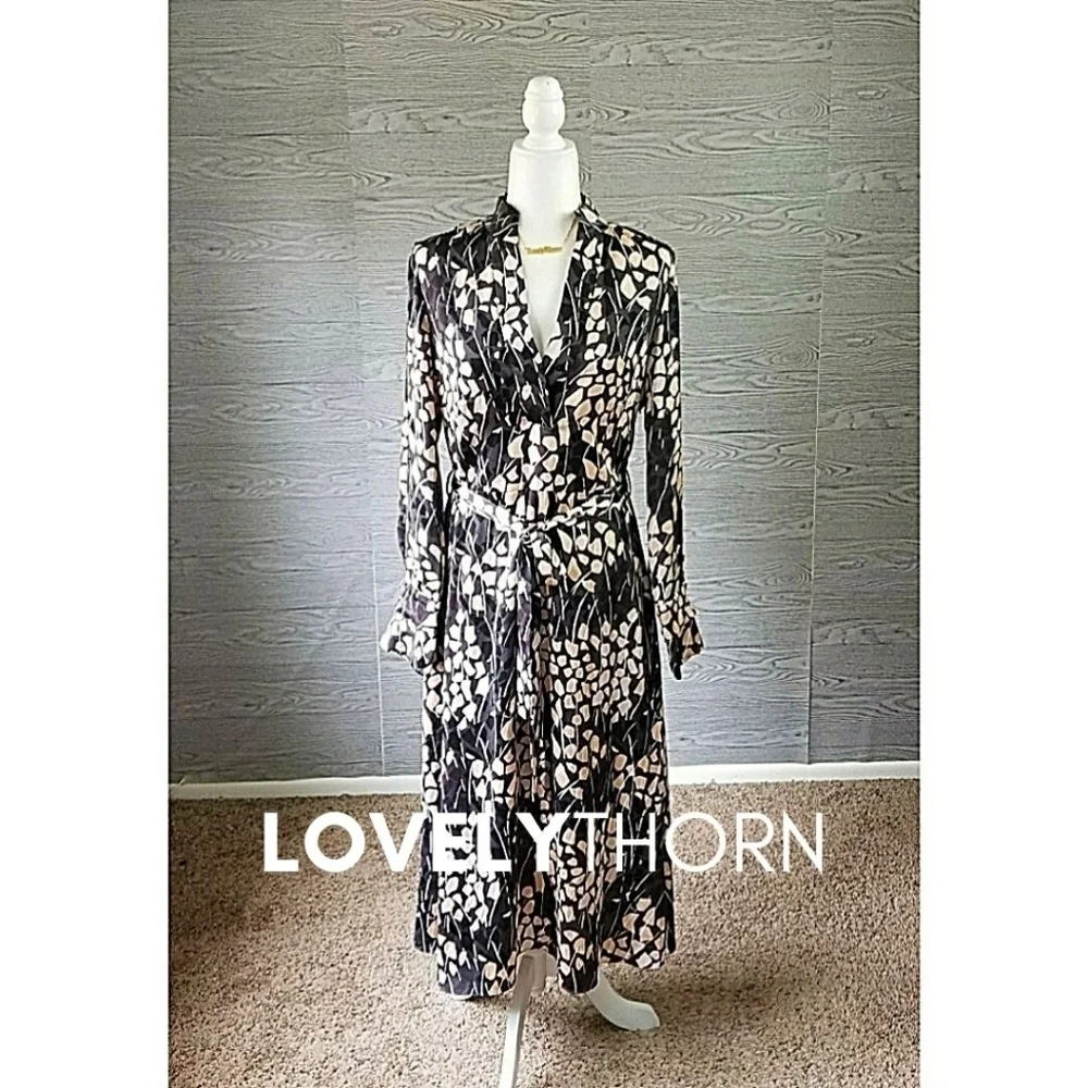 H&M // ltd ed richard allan collaboration satin printed belted dress - Picture 2 of 16